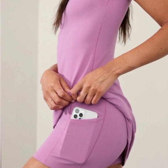 Athleta Dresses & Skirts - Athleta Transcend athletic dress Built in shorts w/ pockets & bra size Large EUC